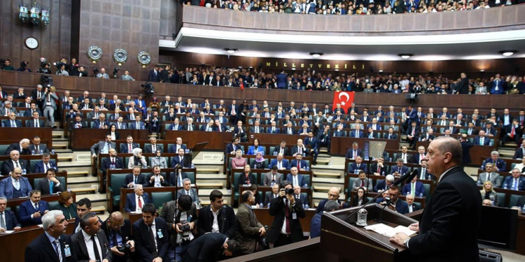 AKP İstanbul’un 39 İlçesinde Start Verdi, Üye Ziyaretleri Bugün Başlıyor