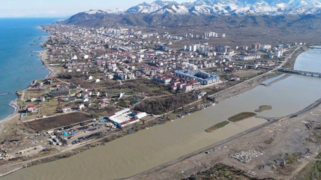 AKP'li belediyeler Karadeniz sahiline yine dolgu yapacak