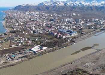 AKP'li belediyeler Karadeniz sahiline yine dolgu yapacak
