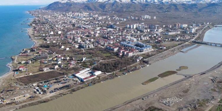 AKP'li belediyeler Karadeniz sahiline yine dolgu yapacak