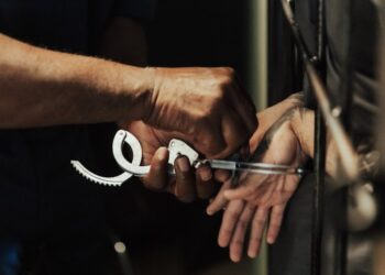 Aileler isyan etti: Çocuklarımızı serbest bırakın