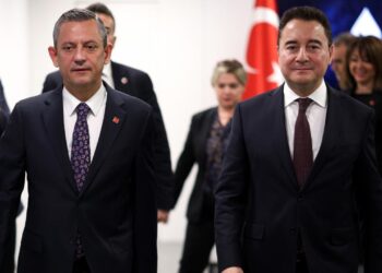 Ali Babacan'dan, Özgür Özel'e Tebrik