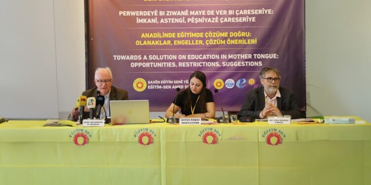 Anadil mücadelesinde dünya deneyimleri tartışıldı