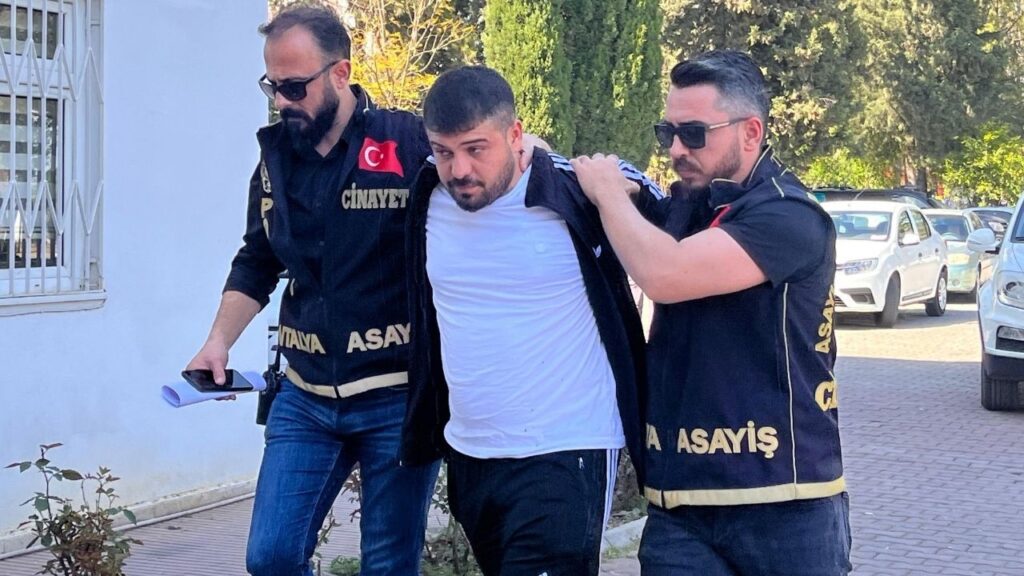 Antalya'da Arkadaş Vahşeti: Başından Vurup Öldürdü, Suçu 'Cinlere' Attı!