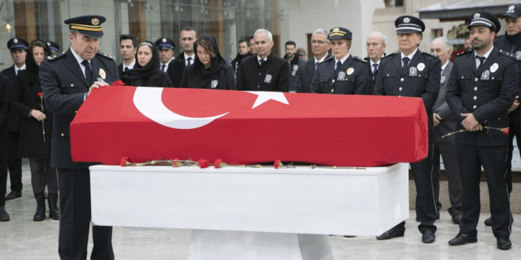 Arka Sokaklar'da Kahreden Veda