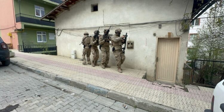 Artvin'de Silah Kaçakcılığı