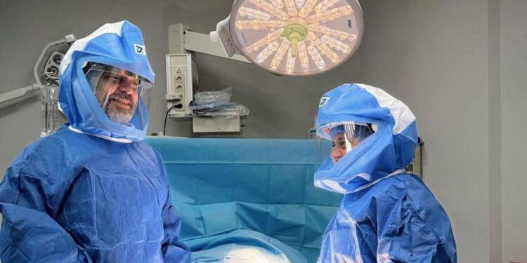 Avrupa ve Türkiye'de Bir İlk! Yapay Zeka Ameliyata Girdi