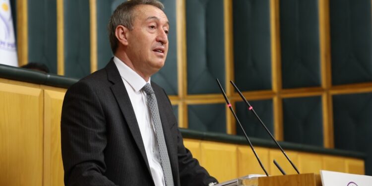 Bakırhan: Demokrasi, adalet ve barışın aciliyeti ertelenemez