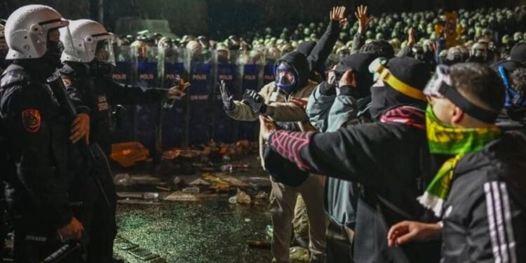 Bazı şiddet olayları ve hiç kimsenin tasvip edemeyeceği olaylar meydana geldi