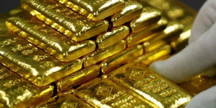 Bir Ülke Bu Olayı Konuşuyor! Çifti, Arazisinde Milyarlarca Euro Değerinde Altın Buldu