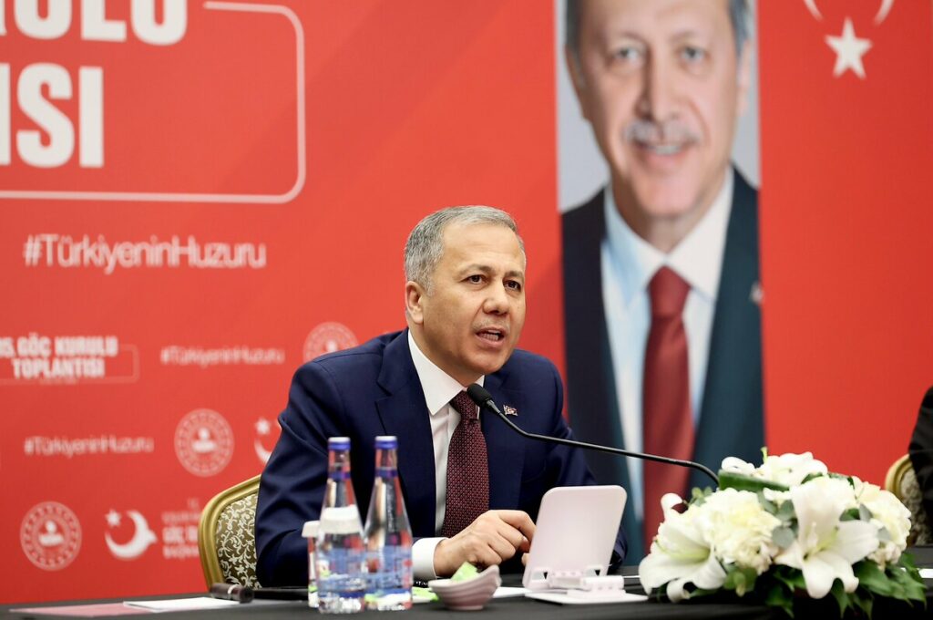 BirGün: Halka karşı bir avuç azınlığı koruyan Yerlikaya'nın maskesi düştü