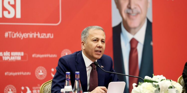 BirGün: Halka karşı bir avuç azınlığı koruyan Yerlikaya'nın maskesi düştü
