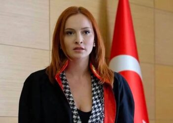 Boykot çağrısı yaptığı gerekçesiyle TRT dizisinin kadrosundan çıkarılan Başak Gümülcinelioğlu: Omurga her şeydir