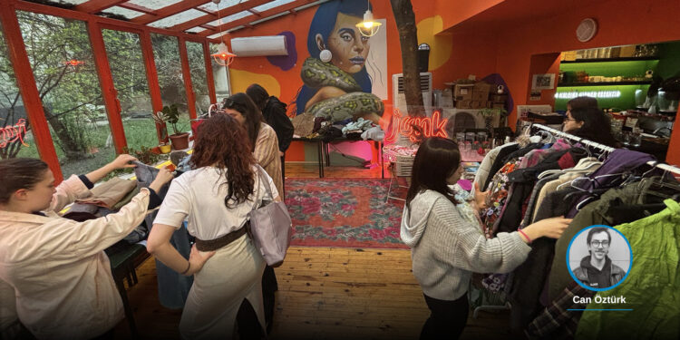 Boykota destek veren mekânlar takas pazarı kurdu, çay ve kahveler ücretsiz oldu: Eve kapanmayın, takas yapın