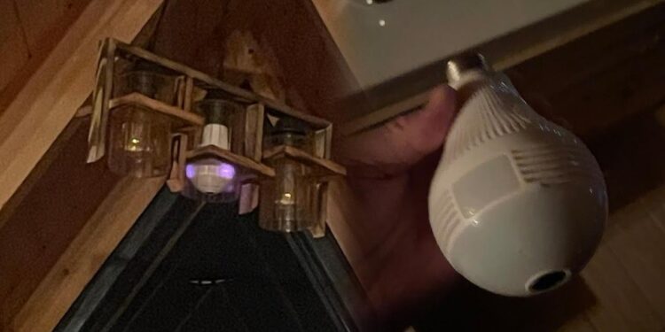 Bungalovda Gizli Kamera Skandalı! Kırmızı Işık Ele Verdi, Tatil Kabusa Döndü