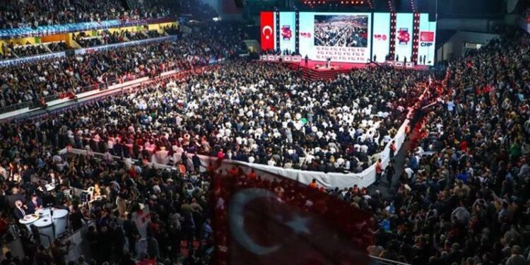 CHP olağanüstü kurultayında gözler çarşaf liste yarışında: İşte kulislerde konuşulanlar...