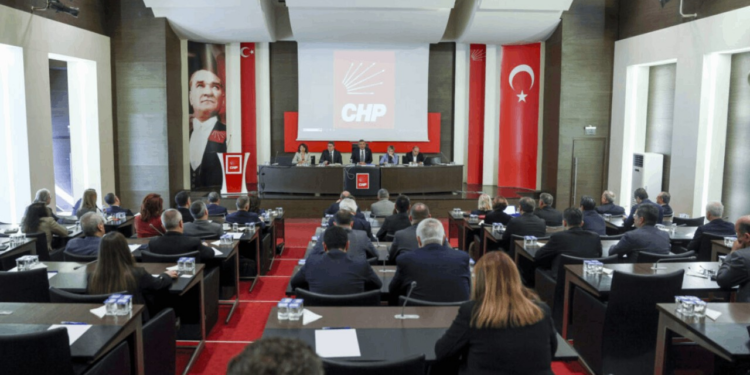 CHP'de Kritik PM Toplantısı Başladı: Yeni MYK Belirlenecek