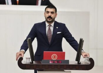 CHP'den 'Menenjit Aşısı Ücretsiz Olsun' Çağrısı, Bakan Memişoğlu'na Dört Soru