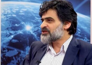 CHP'liler hırsızlık yaptıkları gerekçesiyle tutuklanıyorlar, yandaşları sokağa çıkıp “Hak, hukuk, adalet” diye bağırıyor