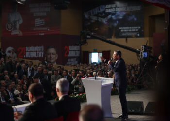 CHP'nin olağanüstü kurultayının iptali için yapılan başvuru reddedildi