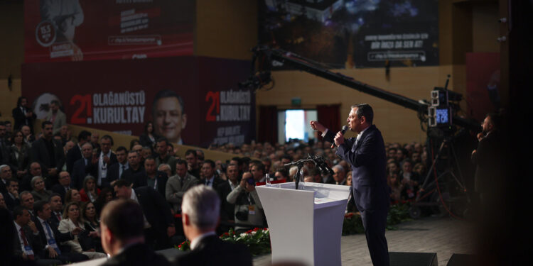 CHP'nin olağanüstü kurultayının iptali için yapılan başvuru reddedildi