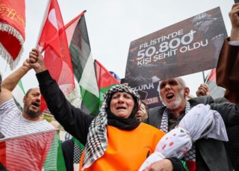 CHP'ye yasak, İHH'ye serbest: Üsküdar'da "Mehmetçik Gazze'ye" sloganları...