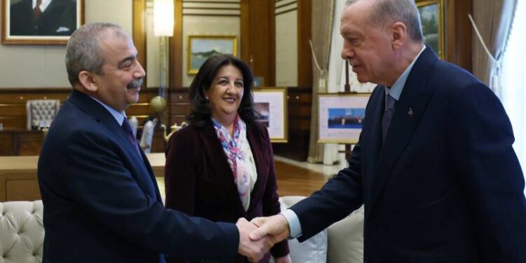 Cumhurbaşkanı Erdoğan, Önder'in sağlık durumunu öğrenmek için Bakan Memişoğlu'nu aradı