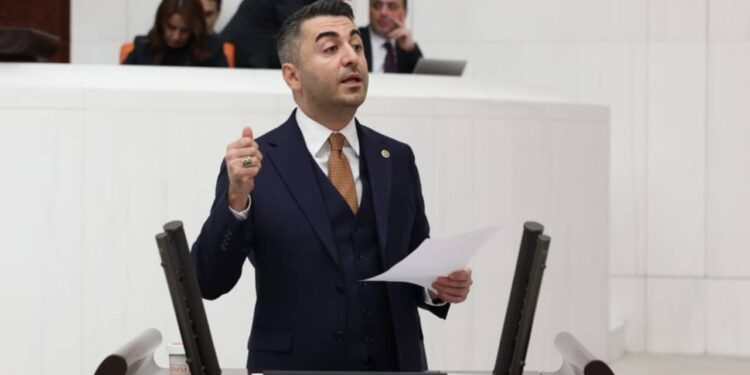 DEVA Partili Avşar'dan İki Bakana Soru Önergesi: 'Çocuk Yoksulluğunu, Çocuk İşçileri, Çocuk Suçluları Ne Zaman Gündeminize Alacaksınız?'