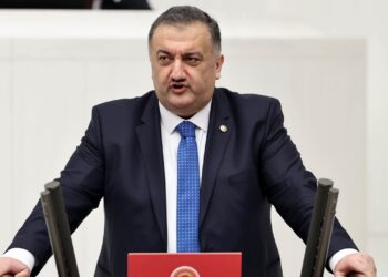 DEVA Partili Karal, Okul Önündeki Trafik Kazalarını Bakan Yerlikaya'ya Sordu