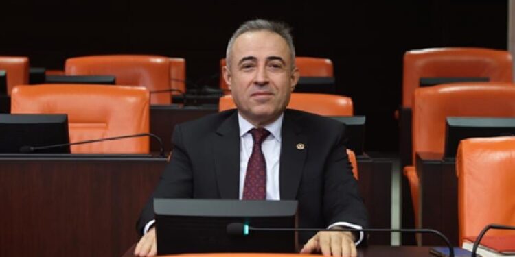 DEVA Partisi’nden Kahramanmaraş Çağrısı, ‘Sporcular Parkta Antrenman Yapıyor’