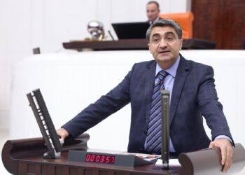 DEVA'dan 23 Nisan'da 'Çocuk Yoksunluğu' Çıkışı