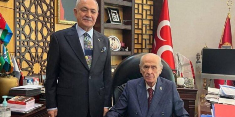 Deprem davasında 21 yıl hapis cezası alan eski MHP’li başkan, Devlet Bahçeli’yi ziyaret etti