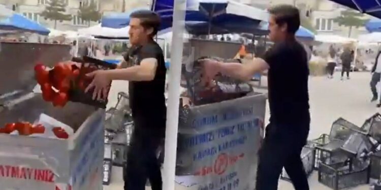Domateslerini Çöpe Döken Pazarcıya Milyonluk Ceza