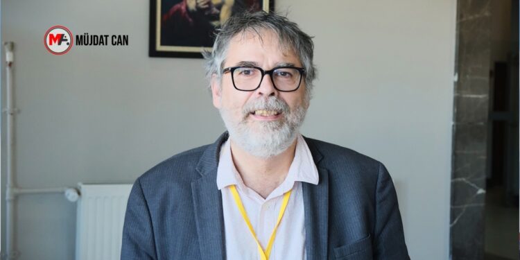 Dr. Sarria: Görüşmelerde Kürtçe’nin yasal olarak tanınması gündemleşmeli