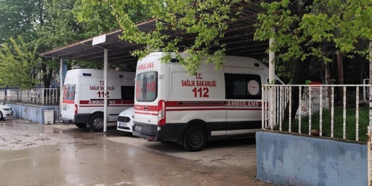 Düğün Yolunda Feci Kaza: 4 Yaşındaki Ceren Öldü, 4 Kişi Yaralı