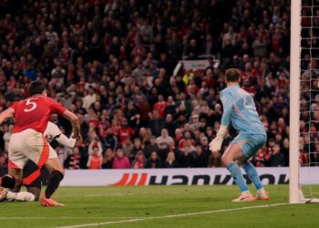 Dünya Futbol Tarihine Geçecek Maç, Manchester United'tan Efsanevi Geri Dönüş: Uzatmalarda 5 Gol