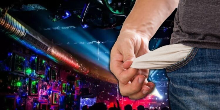 Eğlence Mekanında Uyku Pahalıya Patladı! Banka Hesabına Bakınca Gözlerine İnanamadı