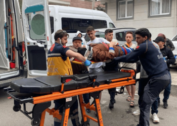 Ehliyetsiz Sürücü Yolun Karşısına Geçmeye Çalışan Yayaya Çarptı