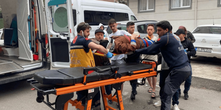 Ehliyetsiz Sürücü Yolun Karşısına Geçmeye Çalışan Yayaya Çarptı