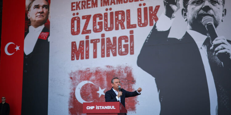 Ekrem İmamoğlu, TRT'yi boykot etme çağrısı yaptı