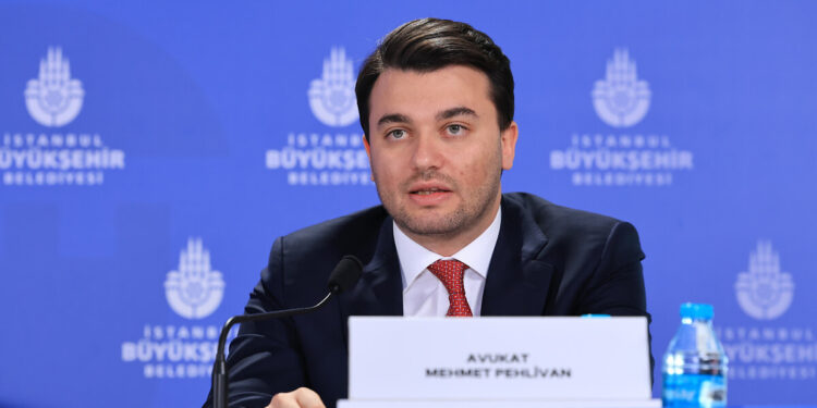 Ekrem İmamoğlu'nun avukatı: Üç sorudan ikisi tanık beyanlarına dayalı