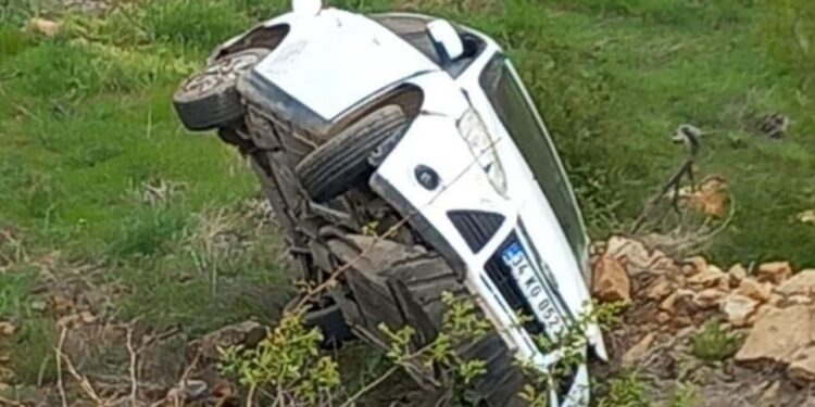 Elazığ'da Feci Kaza: Otomobil Şarampole Devrildi