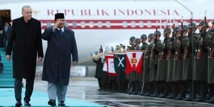 Endonezya Cumhurbaşkanı Türkiye'de: Cumhurbaşkanı Erdoğan Resmi Törenle Karşıladı