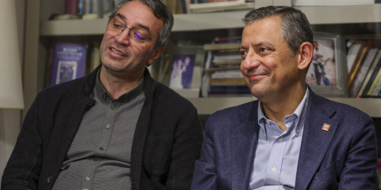 "Erdoğan hem cuntacıdır hem Amerikan mandasının bir numaralı savunucusudur"