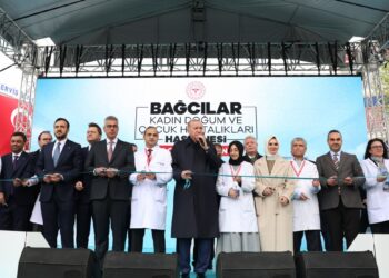 Erdoğan ‘normal doğum’ pankartını savundu