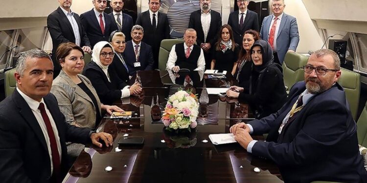 Erdoğan'ın uçağının müdavimiydi: Diploması araştırılıyormuş