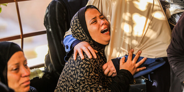 Gazze’de İsrail ablukasıyla yardımlar tükendi, ölü sayısı 52 bin 365 oldu