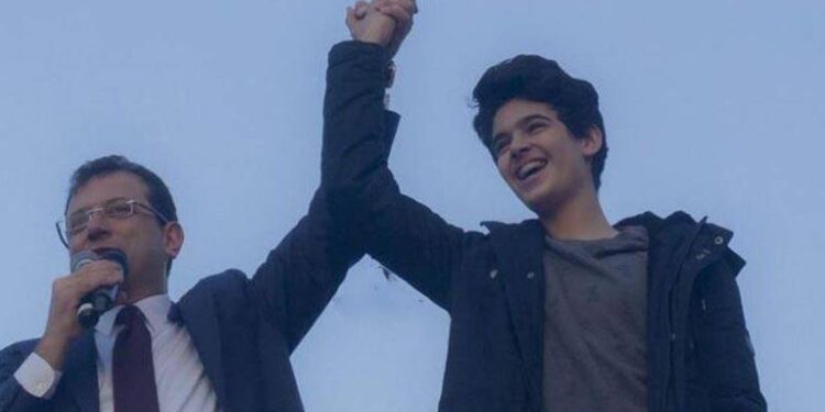 Hakaret edildiği iddiasından 17 saat önce Berkay gözaltındadır