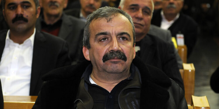 Hastaneden açıklama: Hayati tehlikesi sürüyor