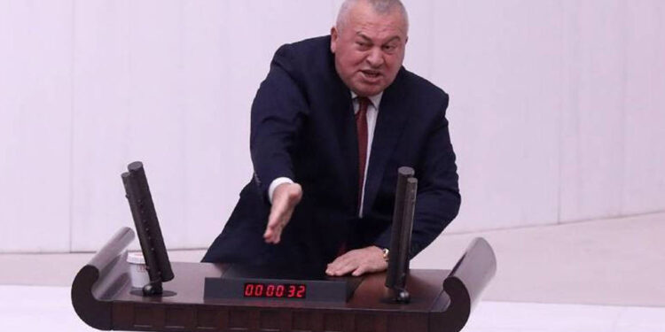 Her biri 80 milyona 12 daire alan AKP'li bir milletvekili var!